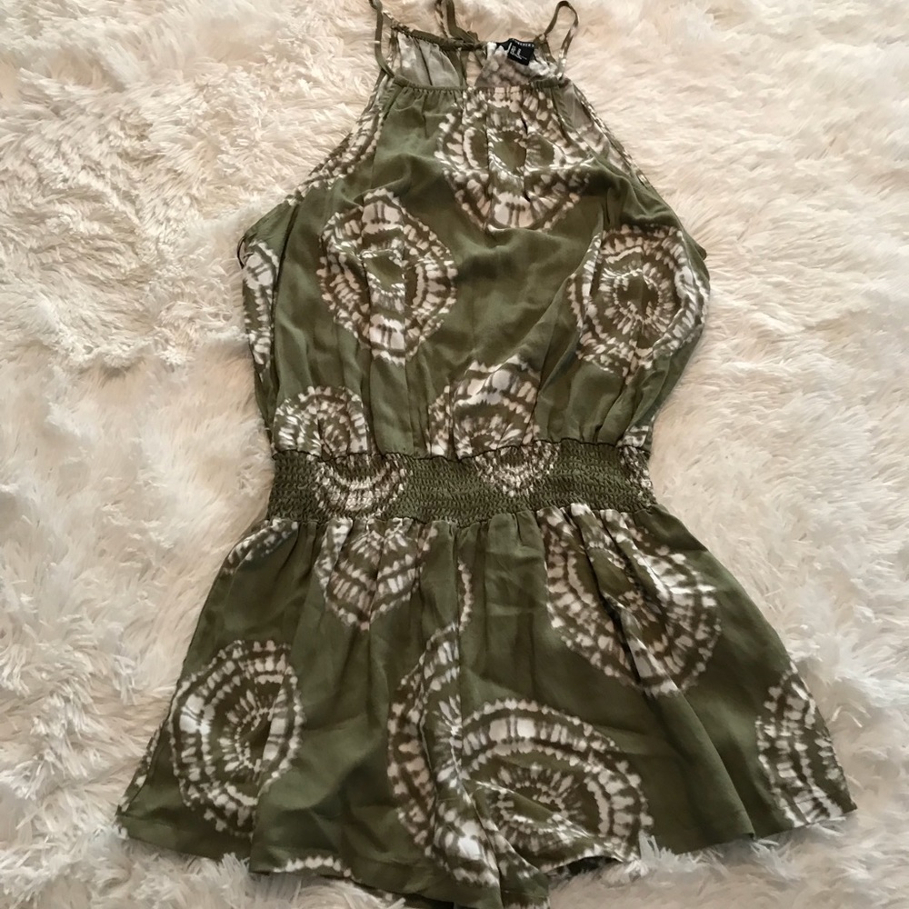 Forever 21 Romper ~ Never Worn